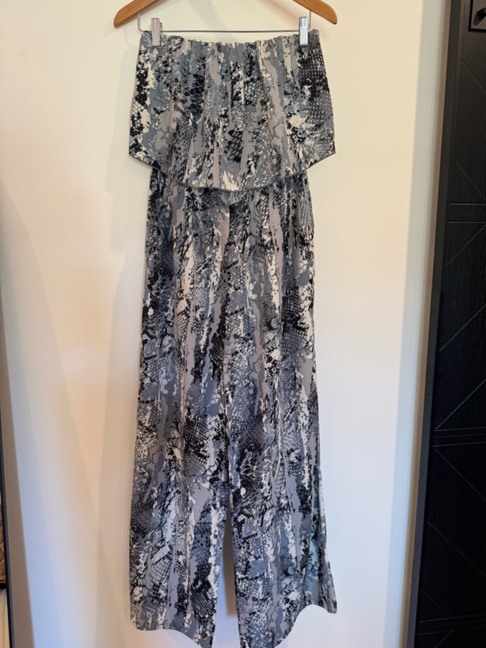 Tyche Strapless Ruffle Top Wide-Leg Jumpsuit in Gray & Black With Pockets Size M